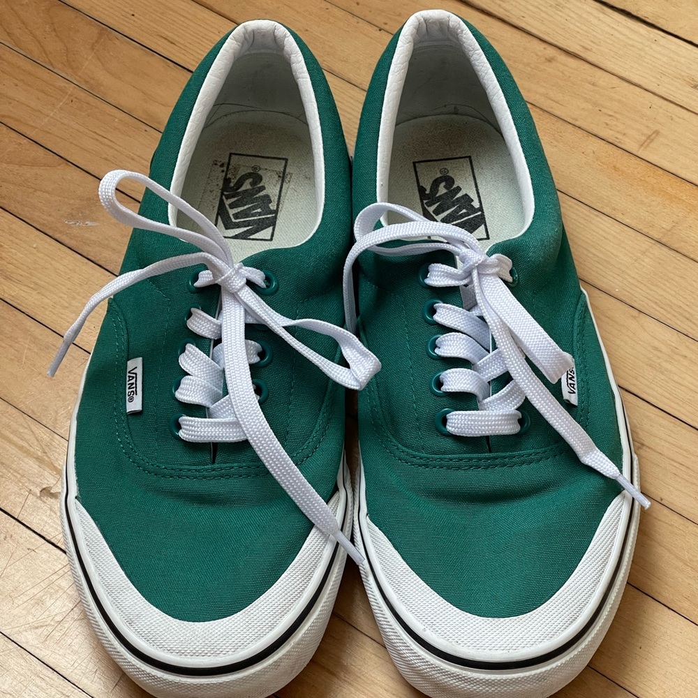 Classic Emerald Green Vans Skate Shoes (M10)